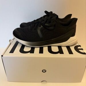 New Lululemon Women’s Black Blissfeel Run 2 Athletic Shoes, size 9